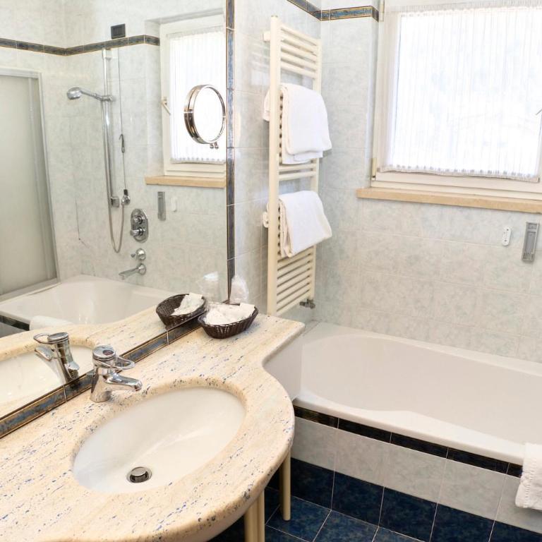 Hotel Trento - Camera Matrimoniale Comfort - Dependance - 5