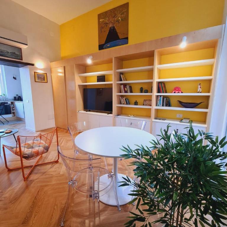 Boutique Apartment Spaccanapoli - Appartamento con 2 Camere da Letto e con Vista - 7