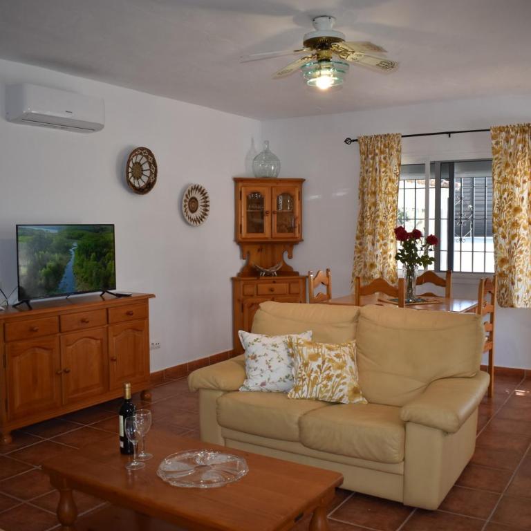 Finca Aguaillo - 20 min walk to Competa - Casa de 2 dormitorios - 24