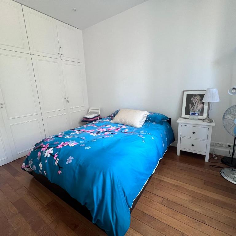 Eiffel Tower Oasis 30m from Eiffel Tower - Chambre Double avec Salle de Bains Privative - 1