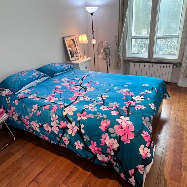 Eiffel Tower Oasis 30m from Eiffel Tower - Chambre Double avec Salle de Bains Privative - 2
