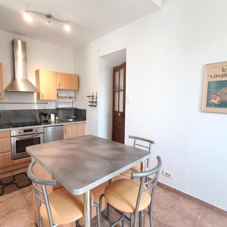 Bright T3 in the heart of Ajaccio with port view - Appartement - 2