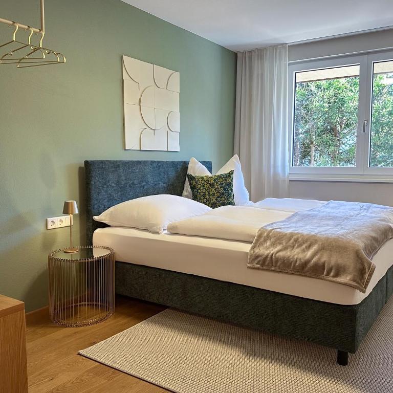 "FOUR" - Premium Apartments Seekirchen, Stilvolle 3-Zimmer Wohnung mit Balkon - Apartment mit 2 Schlafzimmern - 4