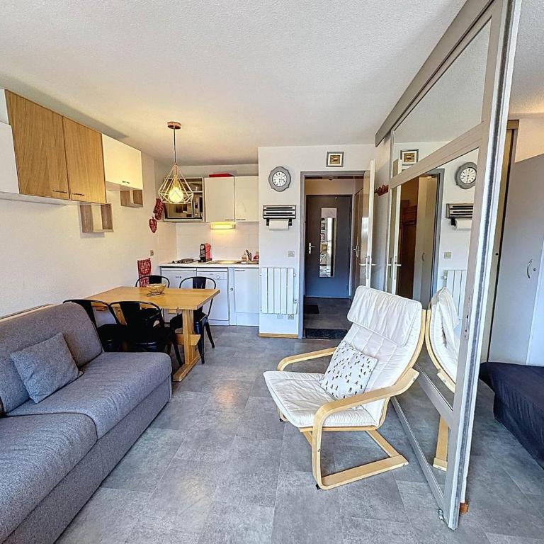 Location Ski-in/Ski-out pour 4 pers - Les Menuires - FR-1-178-405 - Apartment - 7