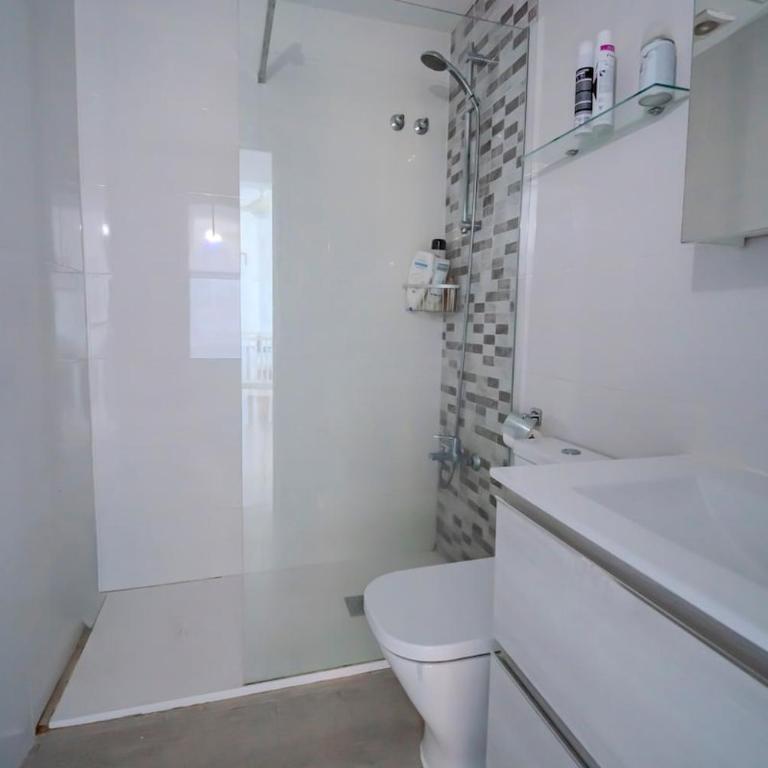 Spacious 3-Bed Apartment with Stunning Lake Views - Apartamento de 3 dormitorios - 31
