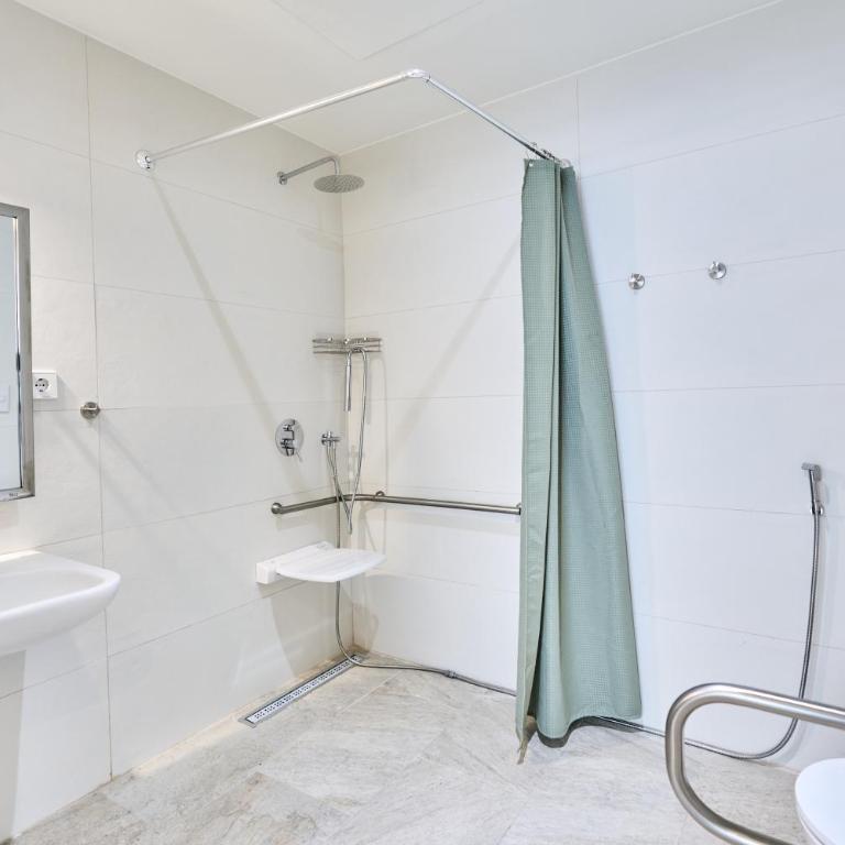 SENIOR LIVING - Villas Harmonices Mirasierra - Two-Bedroom Superior Apartment - 2