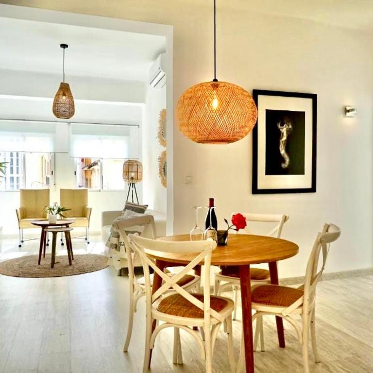 Encantador y Luminoso - Apartamento en Málaga Centro - Apartamento de 2 dormitorios - 3