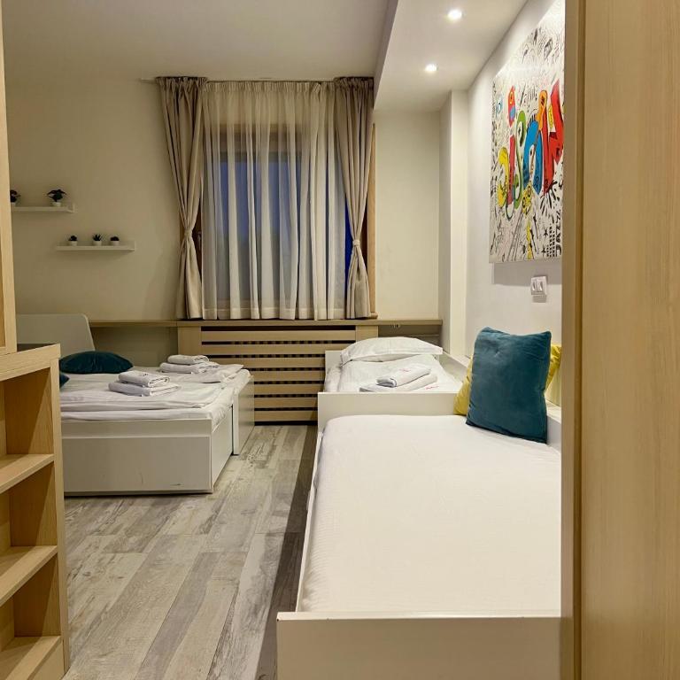 Select Lux Angella-Konaci - Family Studio - 5