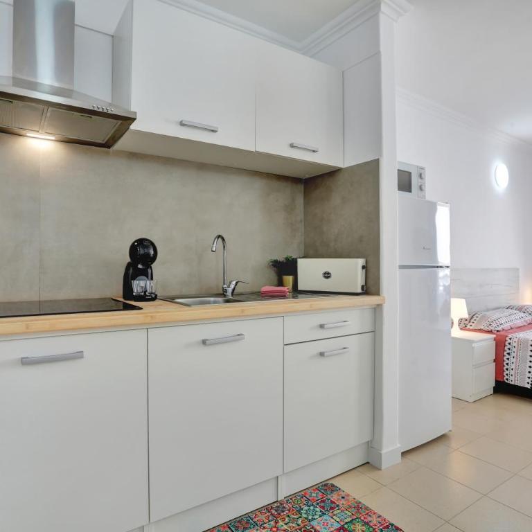 Top Floor Studio, Pools, Fast Internet, Parking - Estudio Deluxe con cama grande - 8