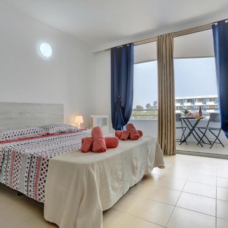 Top Floor Studio, Pools, Fast Internet, Parking - Estudio Deluxe con cama grande - 4