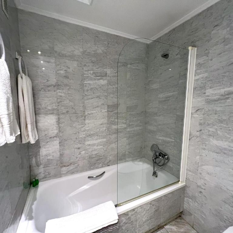 Evans Realty BW Puerto Banús Parking & Gym - Apartamento de 2 dormitorios con vistas - 41