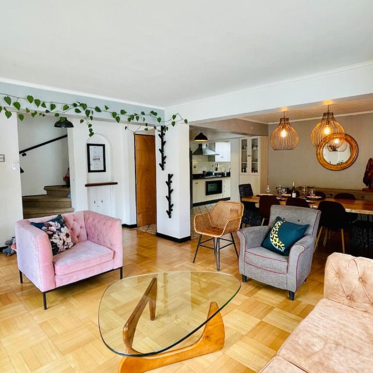 Central Santiago Haven - Four-Bedroom House - 2