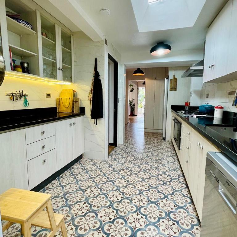 Central Santiago Haven - Four-Bedroom House - 3