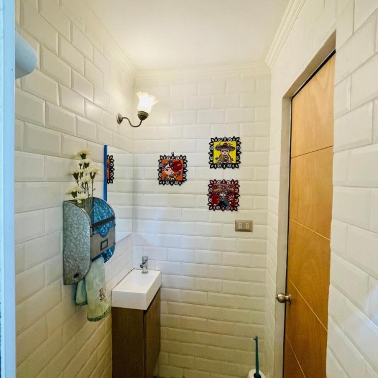 Central Santiago Haven - Four-Bedroom House - 8