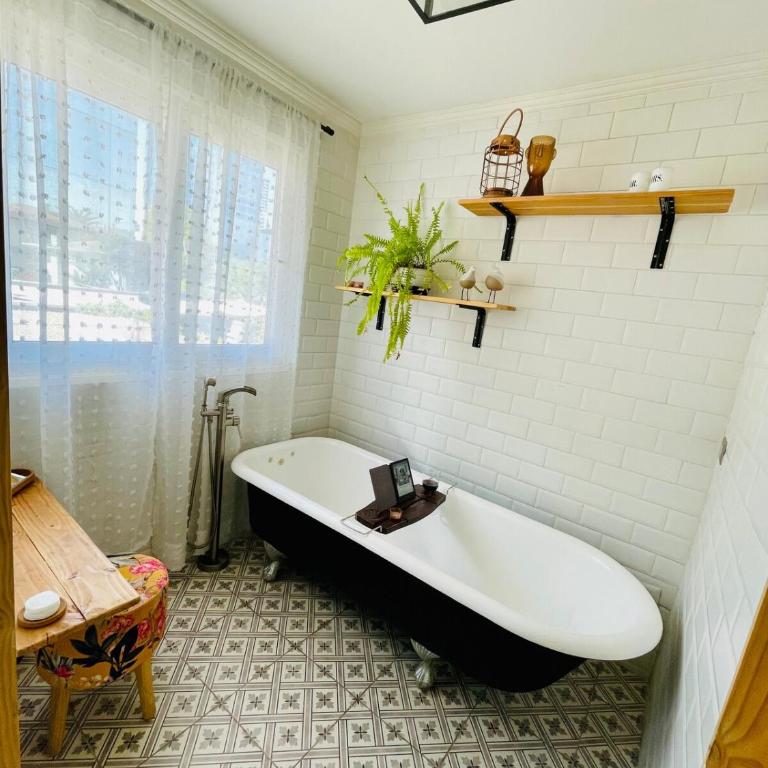 Central Santiago Haven - Four-Bedroom House - 11
