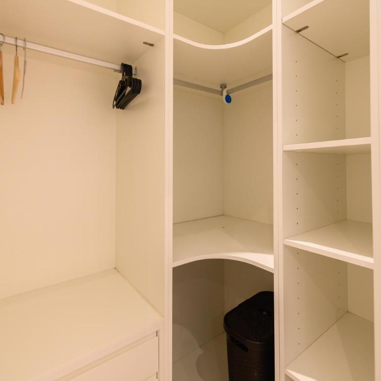 Apartamento con 2 dormitorios, 2 baños y sofá cama ideal para familias en Madrid Temporal CAR1012 - Two-Bedroom Apartment - 22