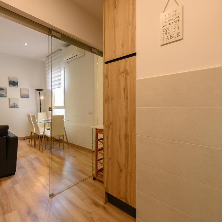 Apartamento con 2 dormitorios, 2 baños y sofá cama ideal para familias en Madrid Temporal CAR1012 - Two-Bedroom Apartment - 33
