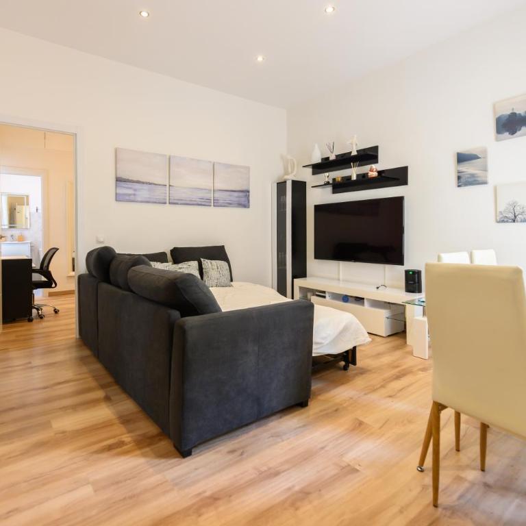 Apartamento con 2 dormitorios, 2 baños y sofá cama ideal para familias en Madrid Temporal CAR1012 - Two-Bedroom Apartment - 35