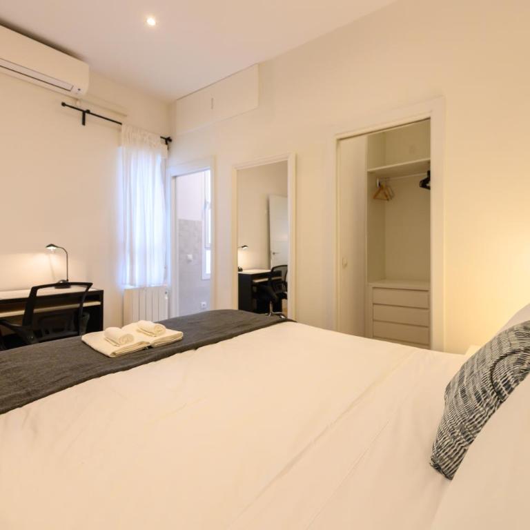 Apartamento con 2 dormitorios, 2 baños y sofá cama ideal para familias en Madrid Temporal CAR1012 - Two-Bedroom Apartment - 48