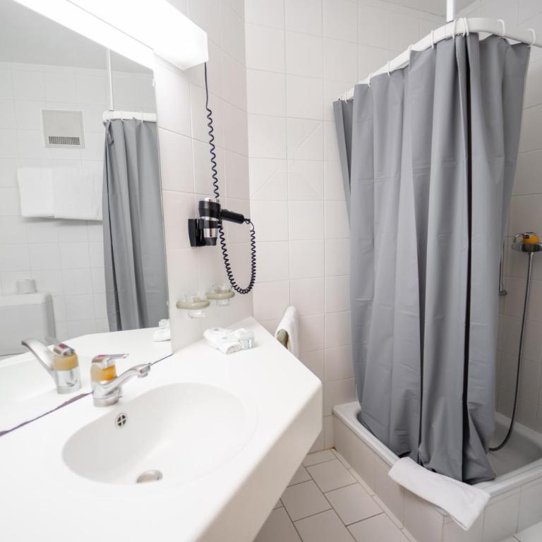 Hôtel Magrappé - Chambre Double - Vue sur Vallée - 13