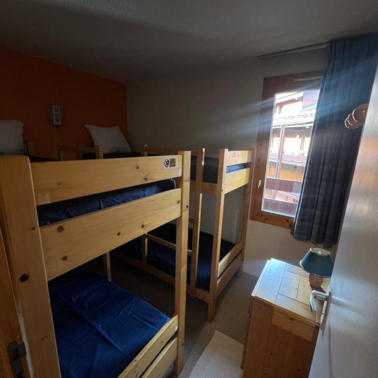 Les Traverses 18 - One-Bedroom Apartment - 2