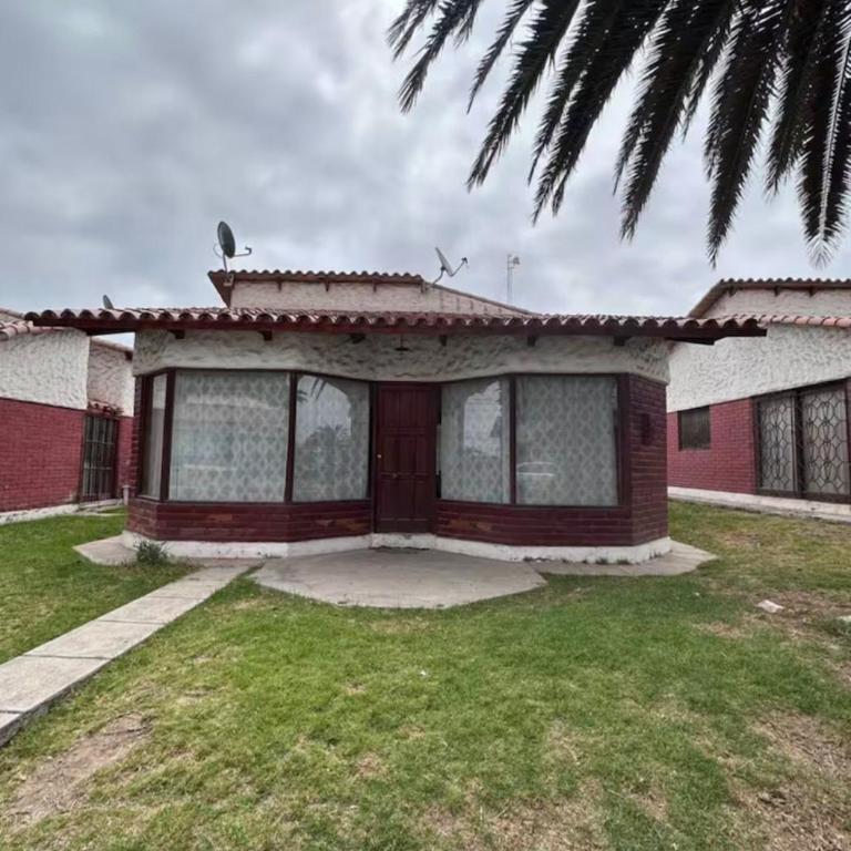 Cómoda casa a pasos de la playa - Three-Bedroom House - 1