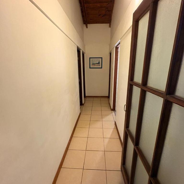 Cómoda casa a pasos de la playa - Three-Bedroom House - 4