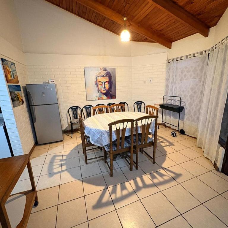 Cómoda casa a pasos de la playa - Three-Bedroom House - 6