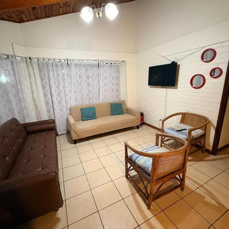 Cómoda casa a pasos de la playa - Three-Bedroom House - 15