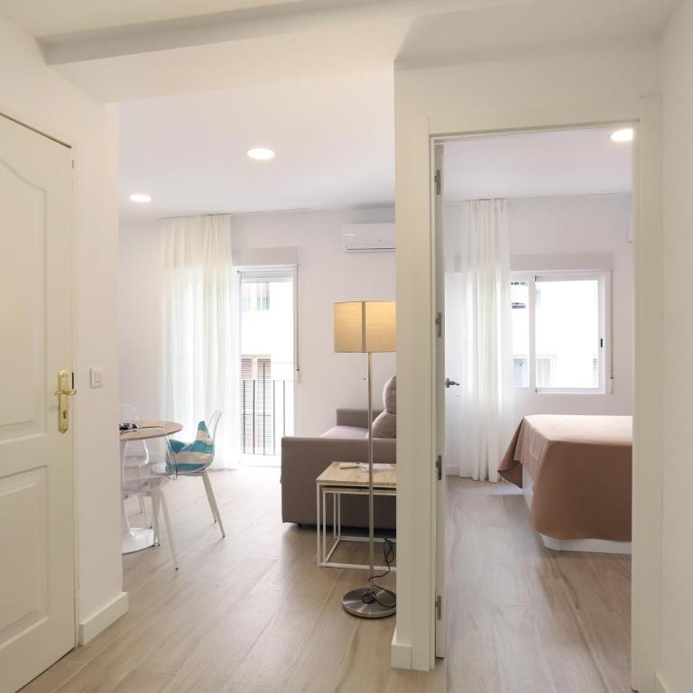 Alameda Apartments Calle Mayor - One-Bedroom Apartment - 11