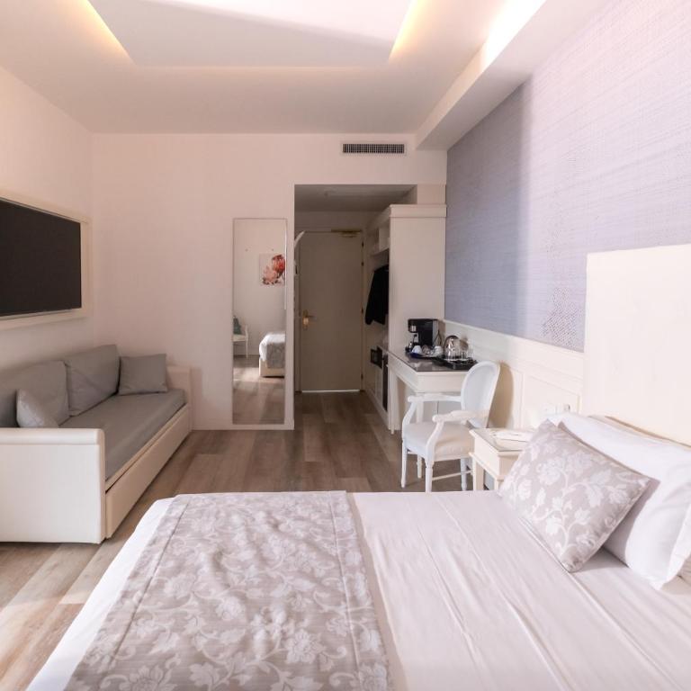 Park Hotel Cellini - Suite with Private Pool and Big Terrace Sea View - 3
