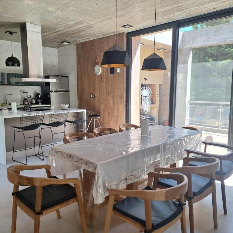 Hermosa casa de playa - Three-Bedroom House - 8