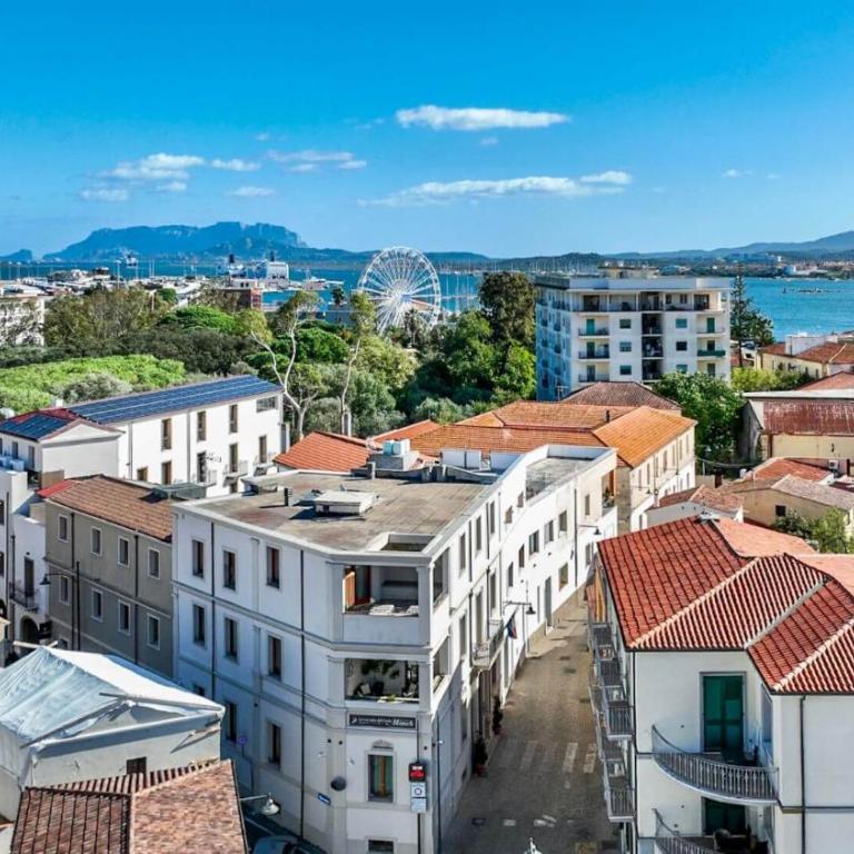 Terme House Renovated 2BR Townhouse with Terrace, Historic Centre Olbia - Two-Bedroom Apartment - 80