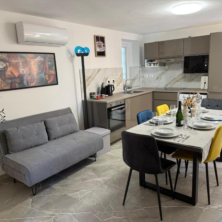 Casa Hanna Garden - Appartamento con 2 Camere da Letto e Terrazza - 25