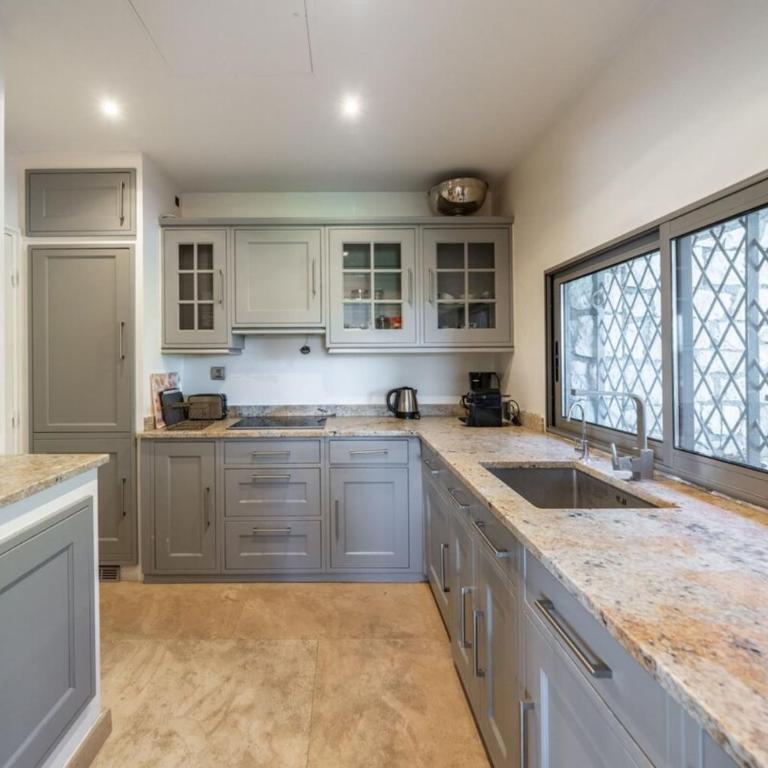 Charmante maison sur les hauteurs de Cannes - Maison 3 Chambres - 9