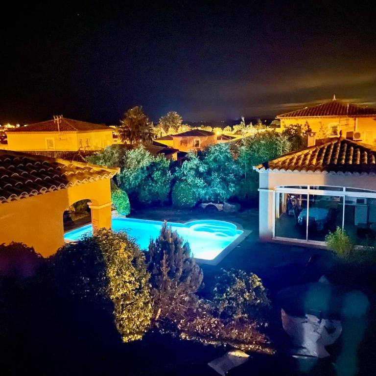 Villa indépendante avec piscine privée - Villa avec Piscine Privée - 3