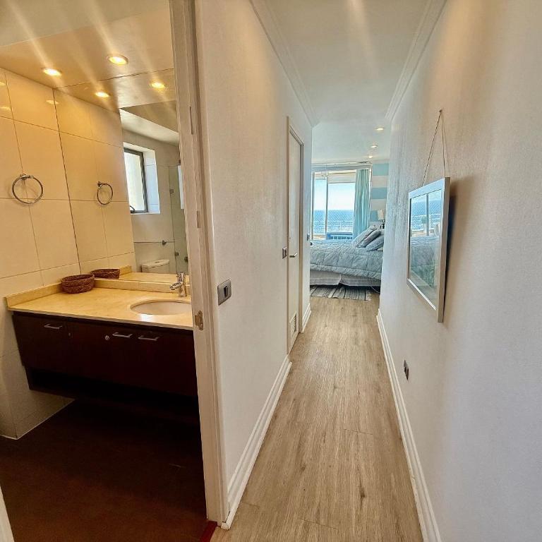 Spacious Apartment, Beautiful Decor and Ocean View - 10-Bed Female Dormitory Room - 6
