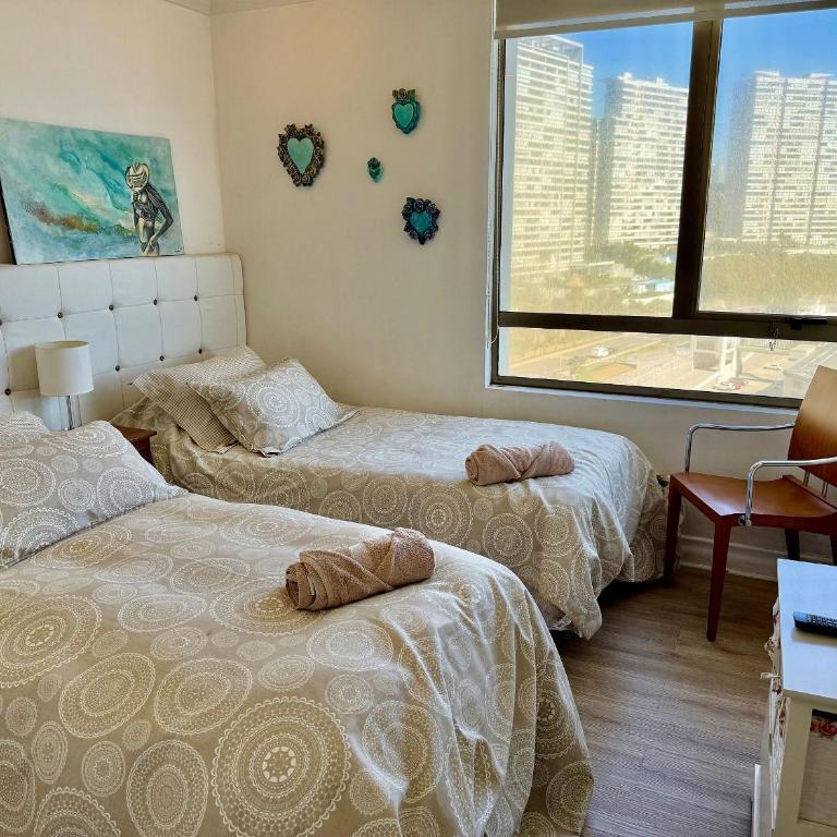Spacious Apartment, Beautiful Decor and Ocean View - 10-Bed Female Dormitory Room - 8