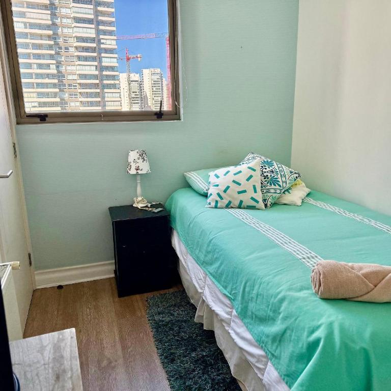 Spacious Apartment, Beautiful Decor and Ocean View - 10-Bed Female Dormitory Room - 10