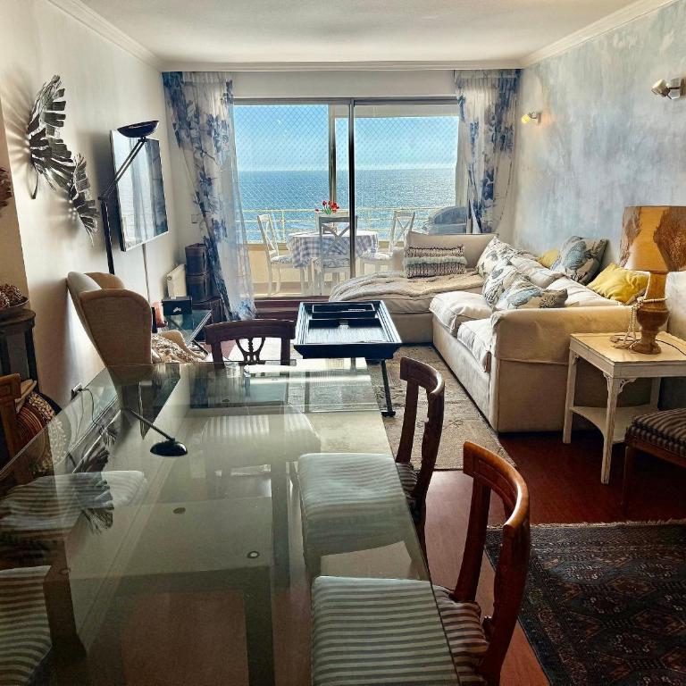 Spacious Apartment, Beautiful Decor and Ocean View - 10-Bed Female Dormitory Room - 16