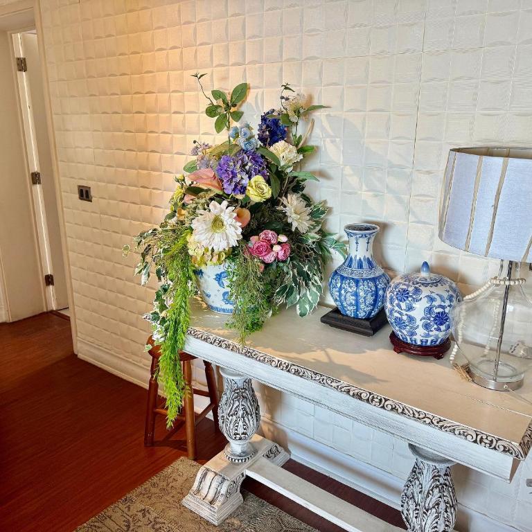 Spacious Apartment, Beautiful Decor and Ocean View - 10-Bed Female Dormitory Room - 21