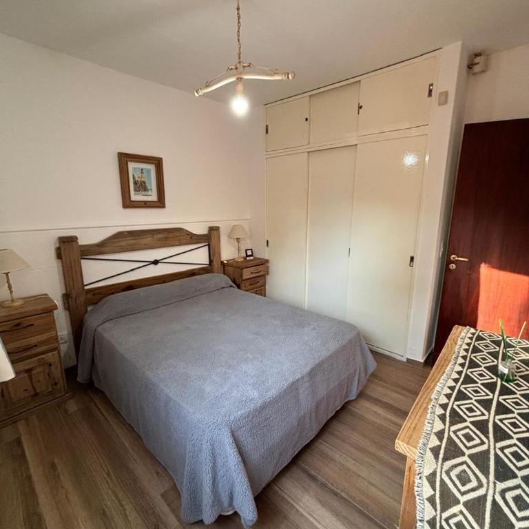 del Besugo, Dúplex Céntrico en Pinamar, parrila, patio, cochera, 2 ambientes - One-Bedroom Apartment - 6
