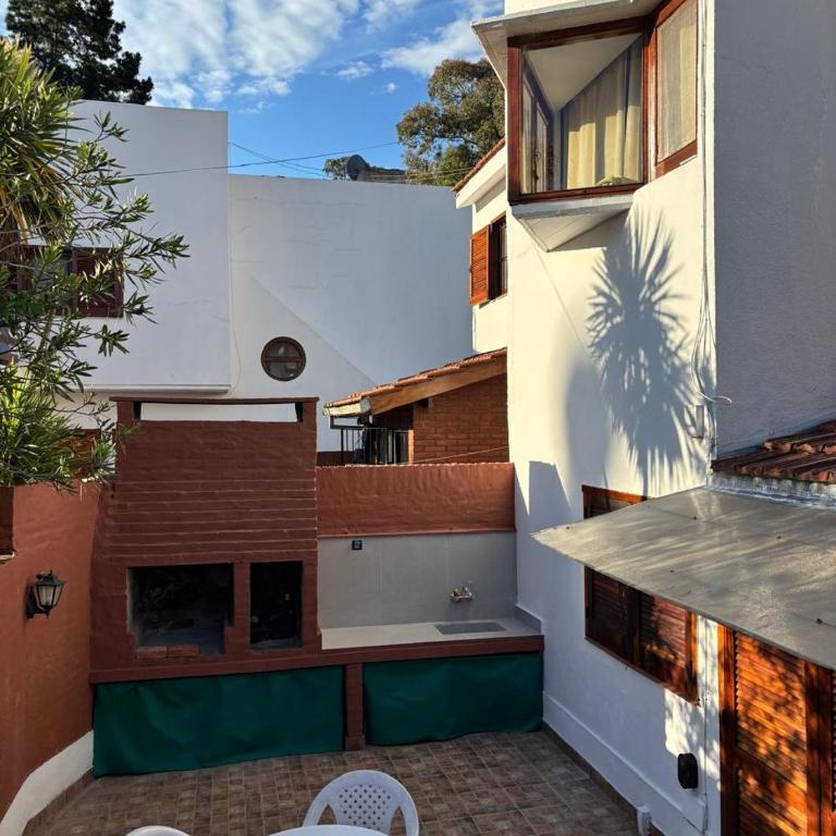 del Besugo, Dúplex Céntrico en Pinamar, parrila, patio, cochera, 2 ambientes - One-Bedroom Apartment - 10