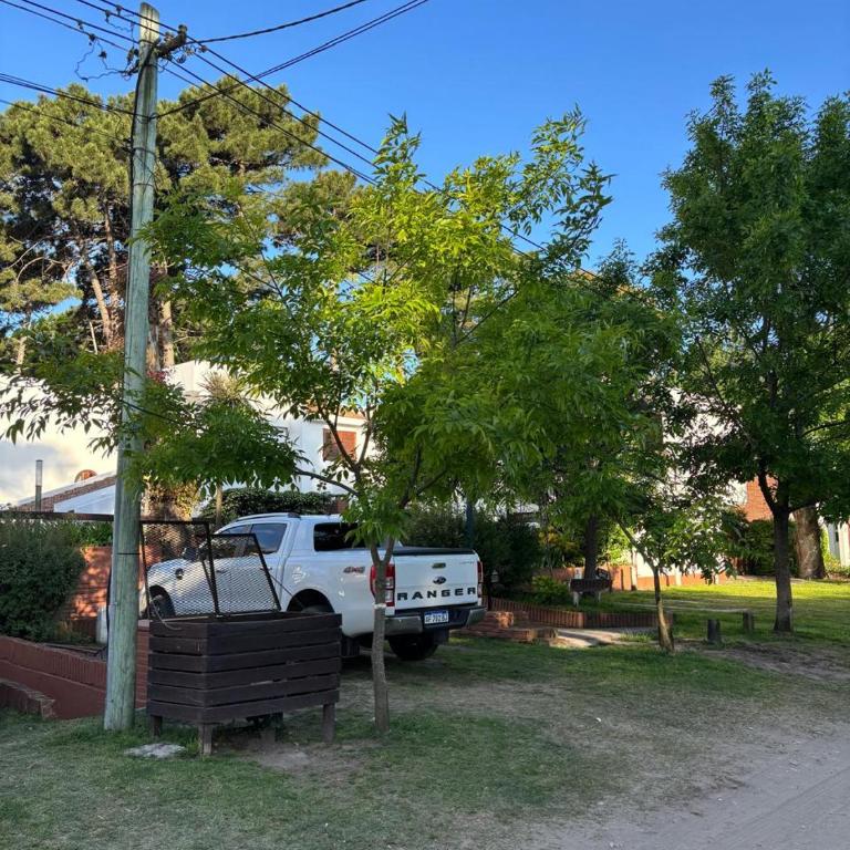 del Besugo, Dúplex Céntrico en Pinamar, parrila, patio, cochera, 2 ambientes - One-Bedroom Apartment - 13