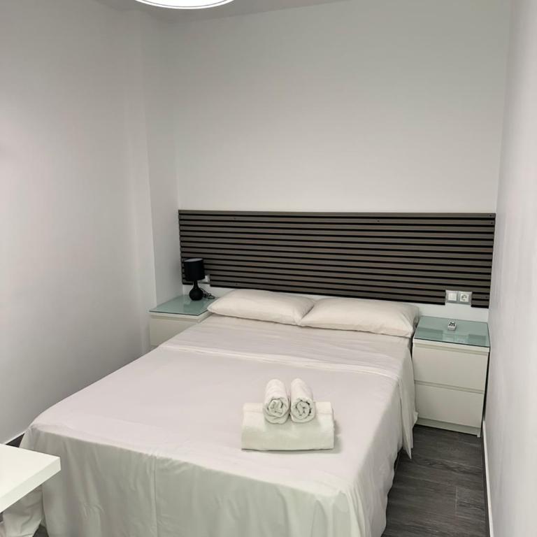 Apartamento 5 a 3 min caminando de la Estación de Bus y Tren María Zambrano 5 - Apartamento de 1 dormitorio - 1