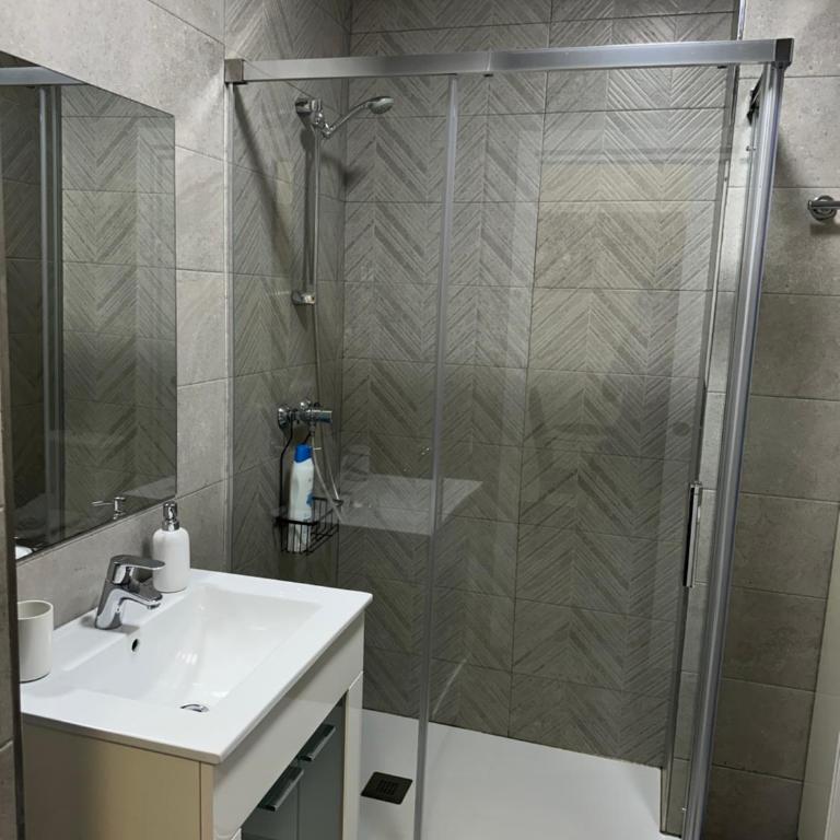 Apartamento 5 a 3 min caminando de la Estación de Bus y Tren María Zambrano 5 - Apartamento de 1 dormitorio - 8