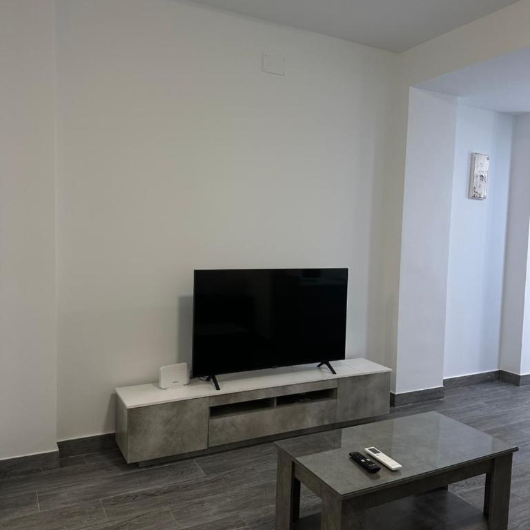 Apartamento 5 a 3 min caminando de la Estación de Bus y Tren María Zambrano 5 - Apartamento de 1 dormitorio - 17