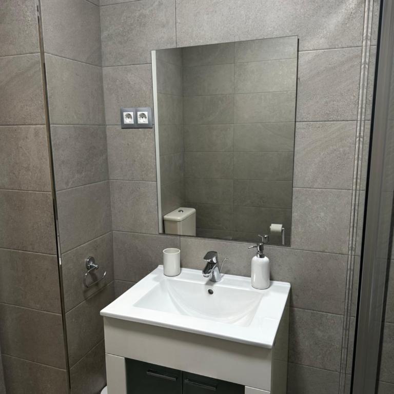 Apartamento 5 a 3 min caminando de la Estación de Bus y Tren María Zambrano 5 - Apartamento de 1 dormitorio - 9