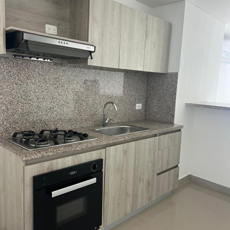 ocean drive magnifica vista y piscina - Two-Bedroom Deluxe Apartment with Ocean View - 16