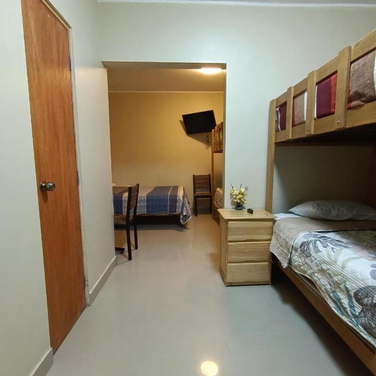 HOSPEDAJE JOSUE - paracas - 6-Bed Mixed Dormitory Room - 2